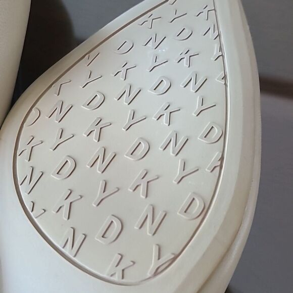 New DKNY size 6 shoes - Picture 5 of 6